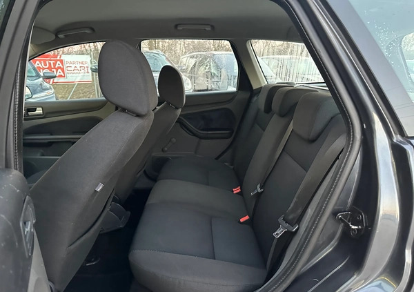 Ford Focus cena 9900 przebieg: 255000, rok produkcji 2007 z Gniezno małe 301